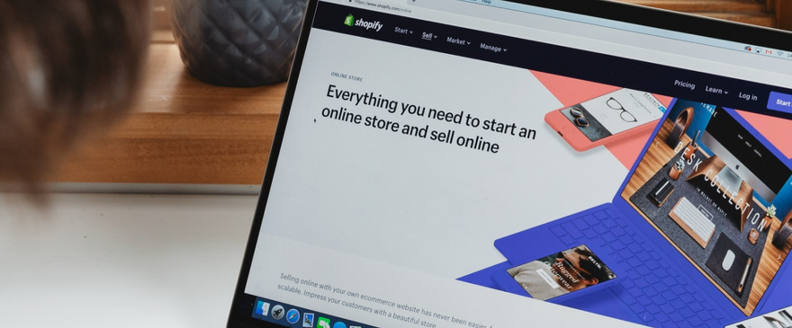 Hướng dẫn xóa bỏ dòng chữ "Powered by Shopify" ở chân trang